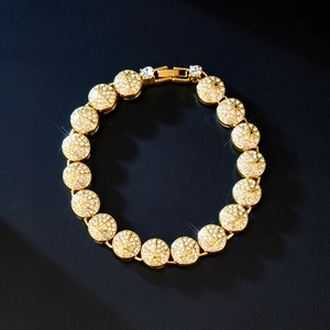 Bracelet Cubain plaqué or glacé avec strass étincelants au design de maillons circulaires