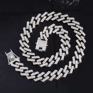 Iced out hiphop Cubaanse ketting met sprankelende strasstenen en geometrische sluiting