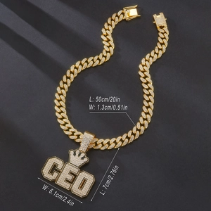 Vue détaillée du pendentif couronne CEO avec dimensions de la chaîne cubaine 50cm