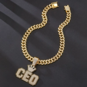Collier CEO avec pendentif couronne dorée et chaîne cubaine sertie de strass pour hommes