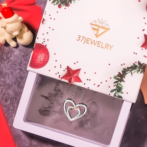Elegant S925 sterling silver interlocking double heart pendant necklace for women