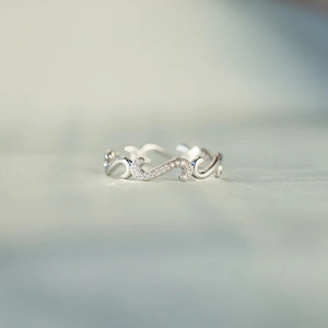 Bague vague élégante en argent sterling S925 avec pavé de oxydes de zirconium