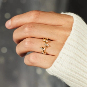 Eleganter S925 Silber Blattring in Gold mit Marquise-Zirkonia für Damen verstellbar