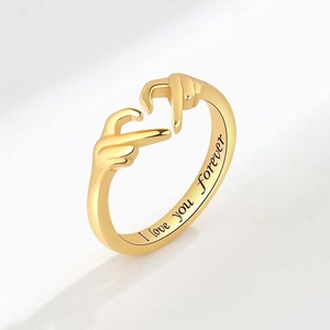 Bague ouverte en argent S925 doré avec mains formant un cœur et gravure d'amour