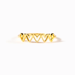 Bague minimaliste en argent s925 doré avec cinq motifs en forme de cœur évidé