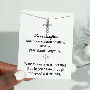 Collier croix en argent 925 avec pierre turquoise sur carte cadeau pour sa fille