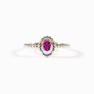 Bague en argent S925 avec anneau torsadé et pierre ovale aux reflets violets