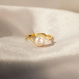 Elegant S925 sterling silver pearl ring with S-shaped gold plating and zircon accents