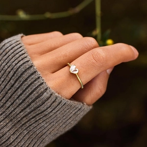Minimalist s925 silver pear-shaped heart ring with twisted rope band for women