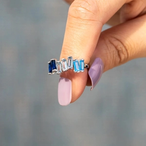 S925 sterling silver ring with gradient blue rectangular zircons in a row setting