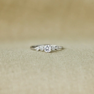 Anello Rotondo in Argento Sterling S925 Con Accenti a Forma di Cuore Strass Minimalista Anello da Dito per Donna Gioielli Regalo