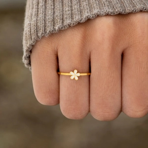 Minimalist S925 sterling silver ring with white enamel flower on gold band for women