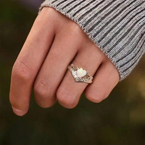 Elegant S925 sterling silver heart opal ring with V-shaped crown band and white stones