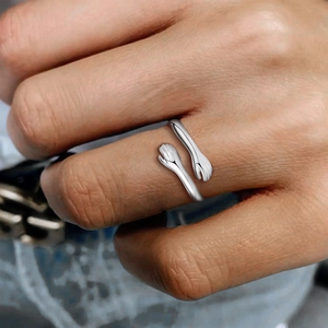 Bague mains qui s'enlacent en argent sterling S925 avec une finition polie