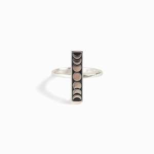Minimalist s925 sterling silver ring featuring engraved moon cycle phases on a white background