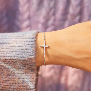 S925 sterling silver cross bracelet with zirconia stones on adjustable box chain