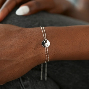 Bracelet double chaîne minimaliste en argent 925 avec pendentif Tai Chi noir et blanc chic