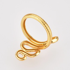 Adjustable S925 sterling silver snake ring in gold finish with textured scale pattern