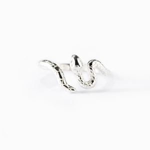 Minimalist S925 sterling silver snake ring with textured scales and adjustable open design