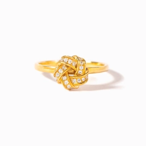 Bague élégante en argent S925 doré avec motif nœud serti de zircons étincelants