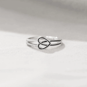 S925 sterling silver heart ring with black enamel and sparkling zircon accents