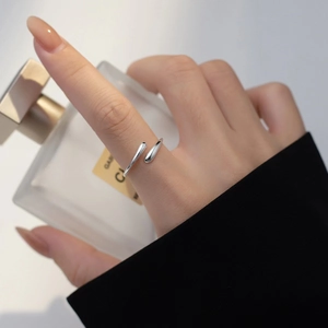 Minimalist S925 sterling silver open hug ring featuring polished water drop design