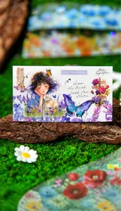 Détail du ruban PET floral avec motifs de papillons et fées pour scrapbooking DIY