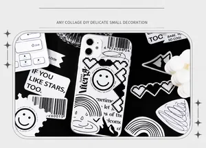 Moderne DIY-stickers in industriële stijl met smileys op witte telefoonhoes