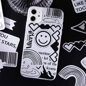Witte iPhone 11 hoes met trendy zwart-witte DIY stickers en pixel hart grafisch ontwerp