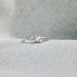 925 Sterling Silver Three Stone Ring For Women Emerald Cut Rhinestone Beaded Band Simple Geometric Cross Ring Jewelry Gift