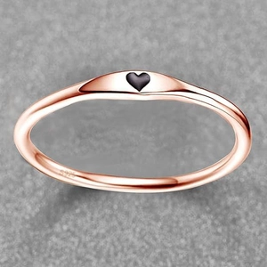 Minimalist S925 sterling silver heart ring in rose gold with black enamel drip finish