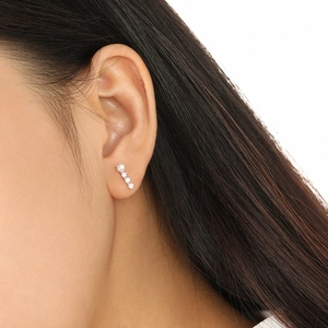 Elegant S925 sterling silver stud earrings with a pearl and three sparkling zircons