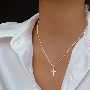 Elegant S925 sterling silver cross necklace with sparkling zircon pavé on a silver chain