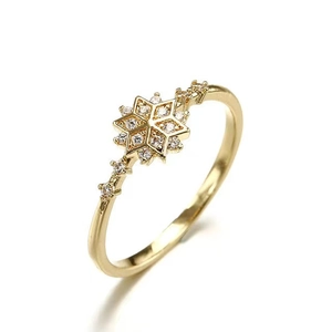 Elegant gold S925 sterling silver ring with sparkling hexagonal snowflake design