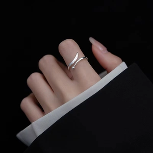 Bague ouverte ailes d'ange en argent sterling S925 avec design de plume croisée