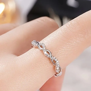Bague infini minimaliste en argent sterling S925 avec pavage de zircons étincelants