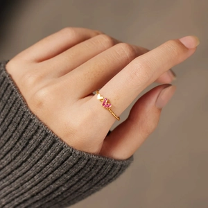 S925 Sterling Silver Heart Ring with Pink Zircon and Elegant Rope Band Design