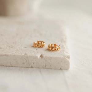 Boucles d'oreilles créoles noeud en argent s925 doré avec design de chaîne