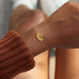 Bracelet lotus minimaliste en argent S925 avec zircons jaunes étincelants