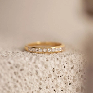 Bague en Argent Sterling 925 avec Zirconia Plaqué Or Demi Éternité Serti en Ligne Géométrique pour Femme Mariage Bijoux