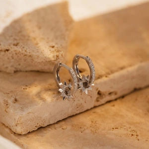 Élégantes boucles d'oreilles créoles en argent S925 avec breloques étoiles en zircon