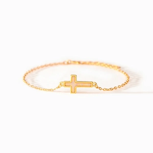 Minimalist S925 silver gold-plated cross bracelet with iridescent opal pendant