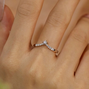 Bague en argent sterling S925 en forme de V avec diamants pavés et breloque étoile chic