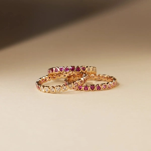 S925 Sterling Silver eternity rings featuring gradient heart-shaped gemstones and crystals