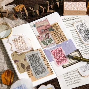 Tampons en bois rétro et papiers à motifs vintage pour la décoration DIY journal