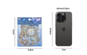 Detaillierter Größenvergleich der Rose and Clock Aufkleber mit einem Smartphone