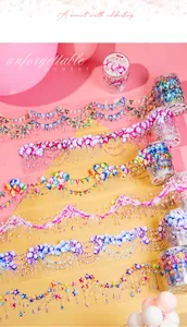 Detalle de cinta decorativa PET con globos festivos y banderines para álbumes de recortes