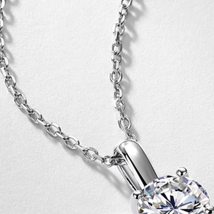 Classic S925 silver four-prong necklace with round brilliant cut lab diamond pendant