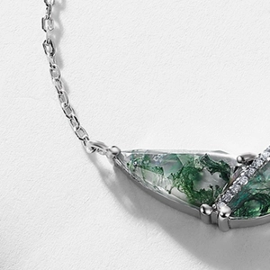 S925 silver necklace with geometric moss agate drop pendant and zircon detailing