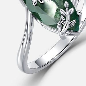 S925 sterling silver ring with marquise-cut green moss agate and leaf design accents